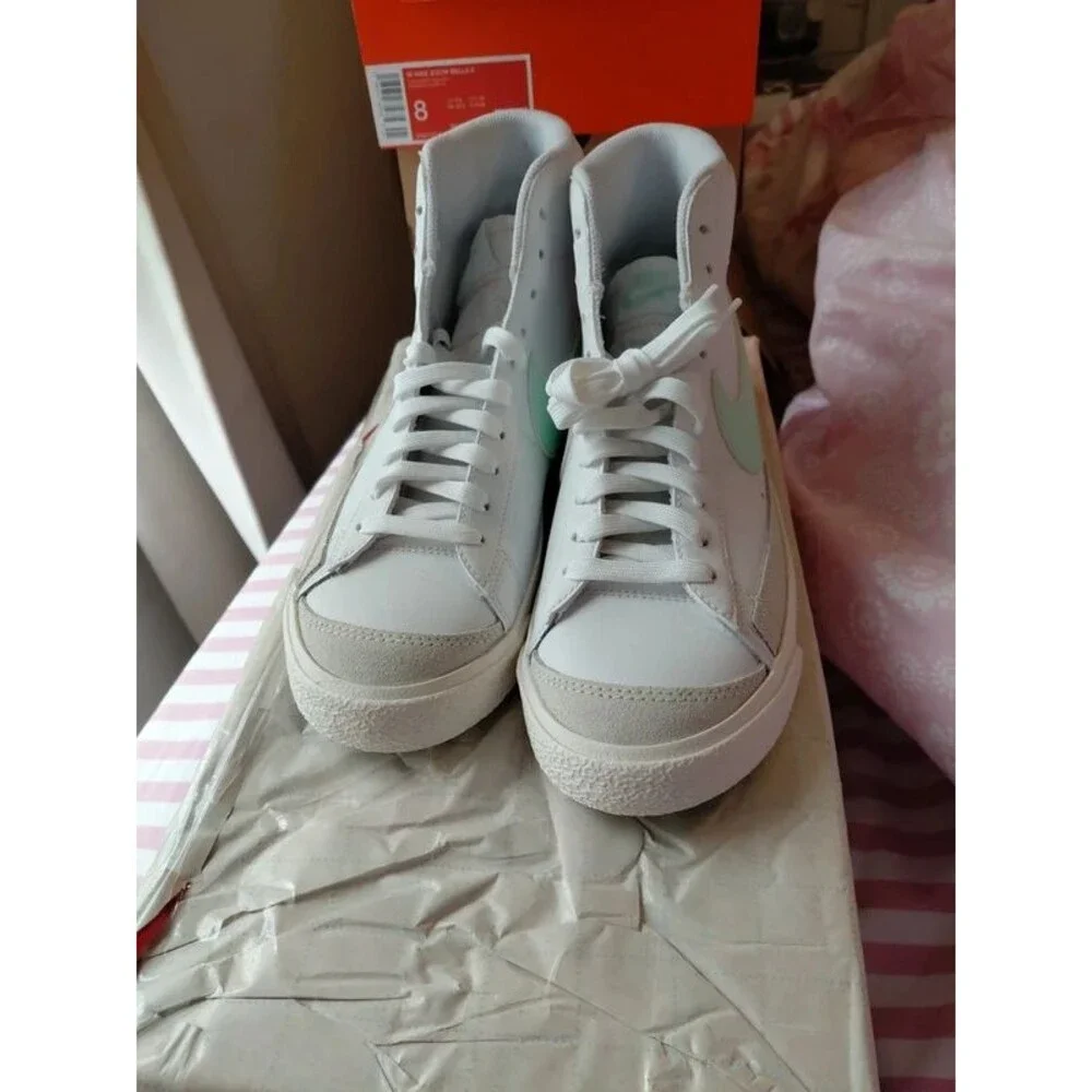 Kids' Blazer Mid '77 Sneaker 6
